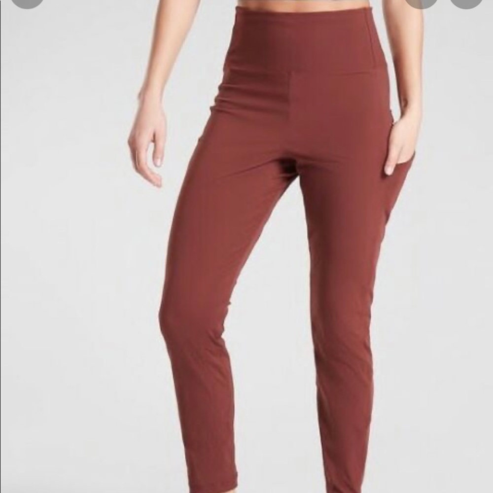 ATHLETA Trekkie Hybrid Crop Tight